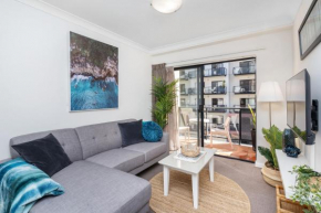 Marvellous Mts Bay Resort Style 1BR Pool & Tennis.